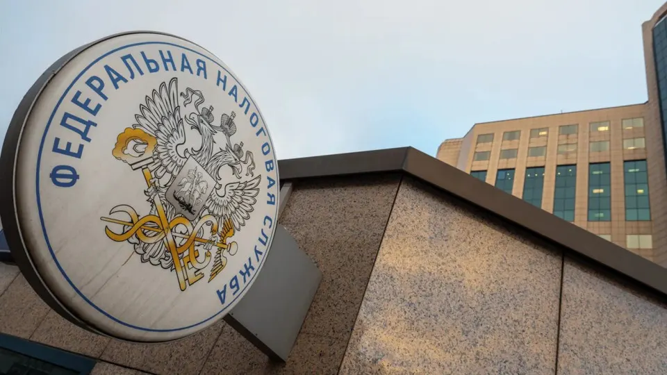 Ужесточение налогового режима для малого бизнеса и самозанятых привело к сокращению поступлений по специальным режимам на более чем 20% в начале 2026 года, тогда как дефицит федерального бюджета продолжает расти.