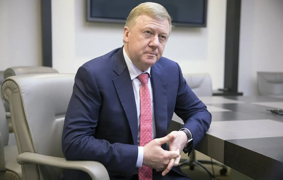 Служба судебных приставов возбудила исполнительное производство об аресте имущества бывшего главы «Роснано» Анатолия Чубайса на сумму 5,5 млрд рублей в рамках одного из исков госкорпорации. Общий объём взысканий по трём делам превышает 22,5 млрд рублей.