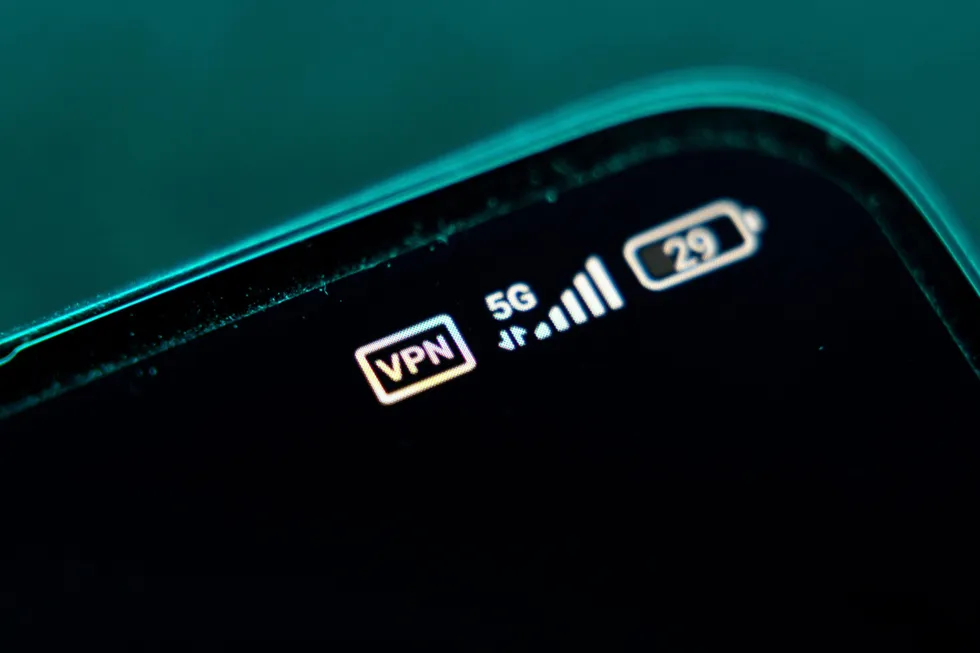 АРПП «Отечественный софт» направила письмо Михаилу Мишустину и Антону Вайно с предложением признать нынешнюю политику блокировок неудачной, ослабить ограничения и создать совместный с ИТ‑сообществом орган по выработке новой стратегии.