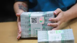 Россияне рекордно наращивают объём наличных из‑за&nbsp;сбоев интернета и&nbsp;ужесточения контроля за&nbsp;переводами