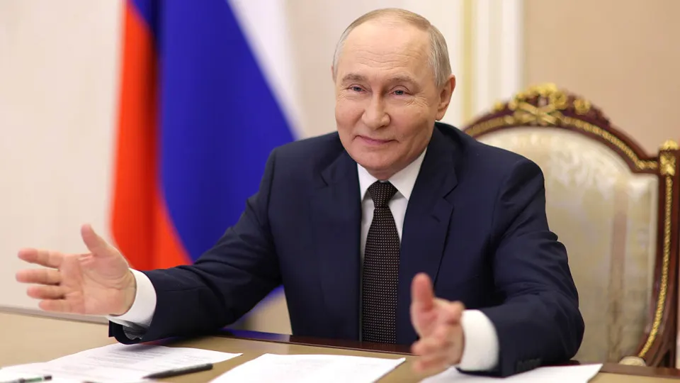 Владимиру Путину направлено приглашение на декабрьский саммит G20 в Майами, однако в Москве подчеркивают, что формат участия России пока не определен — решение обещают принять ближе к дате мероприятия на фоне ордера МУС и сокращения публичной активности президента.