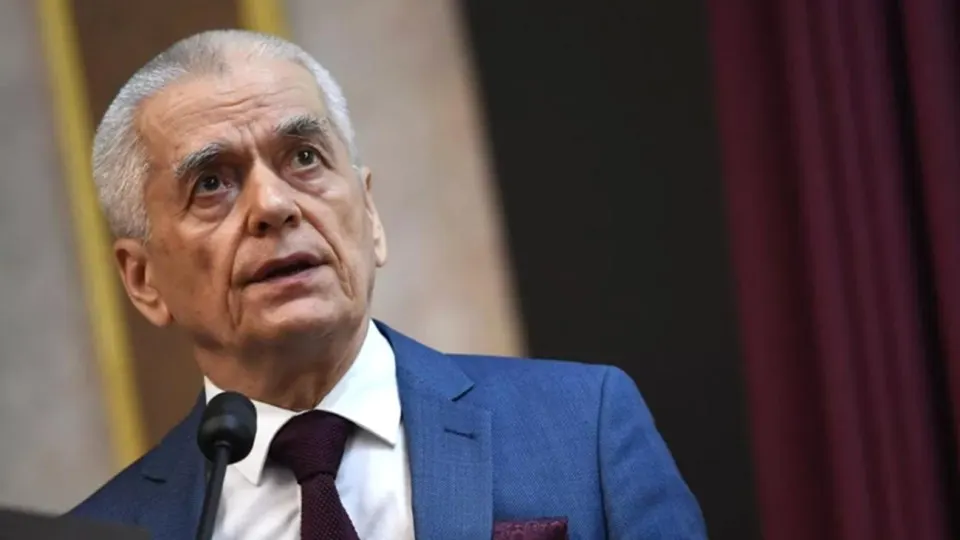 Академик РАН предупредил, что резкая смена климата и часовых поясов во время заграничных поездок на майские может навредить здоровью. Тем временем бронирования на майские в российских отелях сократились, особенно в Краснодарском крае из‑за экологического бедствия.