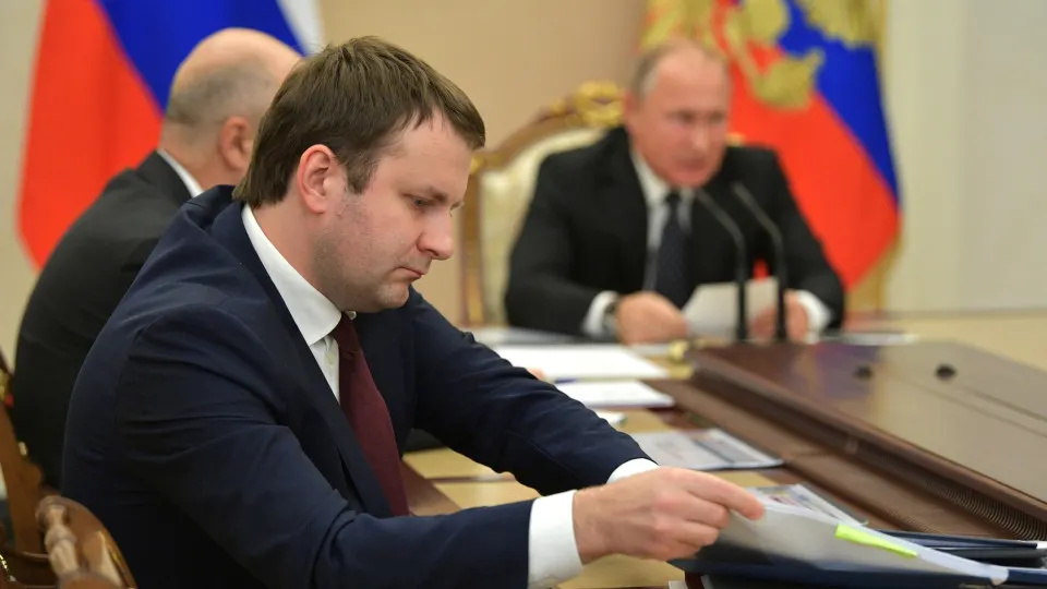 Бывший министр экономики считает, что падение ВВП в начале 2026 года вызвано структурными проблемами — дефицитом ресурсов и кадров, медленным внедрением технологий — а не перебоями в работе интернета. Центробанк прогнозирует рост 0,5–1,5% на год и ожидает сдержанного потребления и инвестиций.
