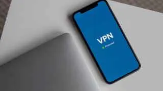 Участники рынка VPN предупреждают: оплата таких сервисов с российских банковских карт может быть в ближайшее время заблокирована, а сами сервисы рискуют столкнуться с масштабной зачисткой серверов.