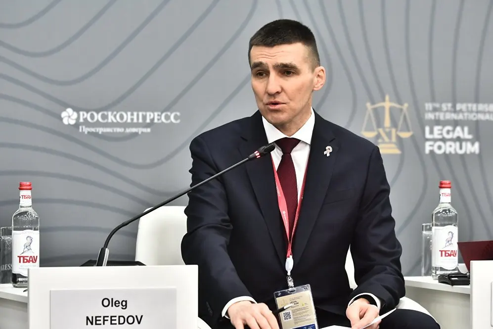 Высшая квалификационная коллегия судей 26 мая рассмотрит просьбу судьи Верховного Суда Олега Нефедова о рекомендации на должность заместителя председателя — руководителя коллегии по гражданским делам. Нефедов известен рядом спорных решений Верховного суда.