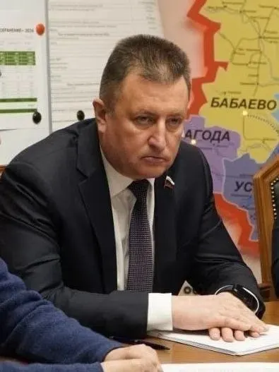 Законопроект исключает возможность снижения тарифа на общих собраниях ниже регионального минимума: жильцам останется лишь одобрять повышение, что приведёт к дополнительным расходам для многих домов.