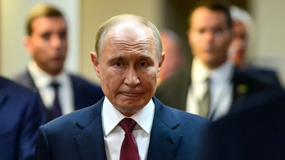 По оценкам аналитиков, в апреле РФ потеряла контроль над 116 кв. км; одновременно заметно снизились темпы наступления из‑за контратак, ударов средней дальности и проблем со связью.