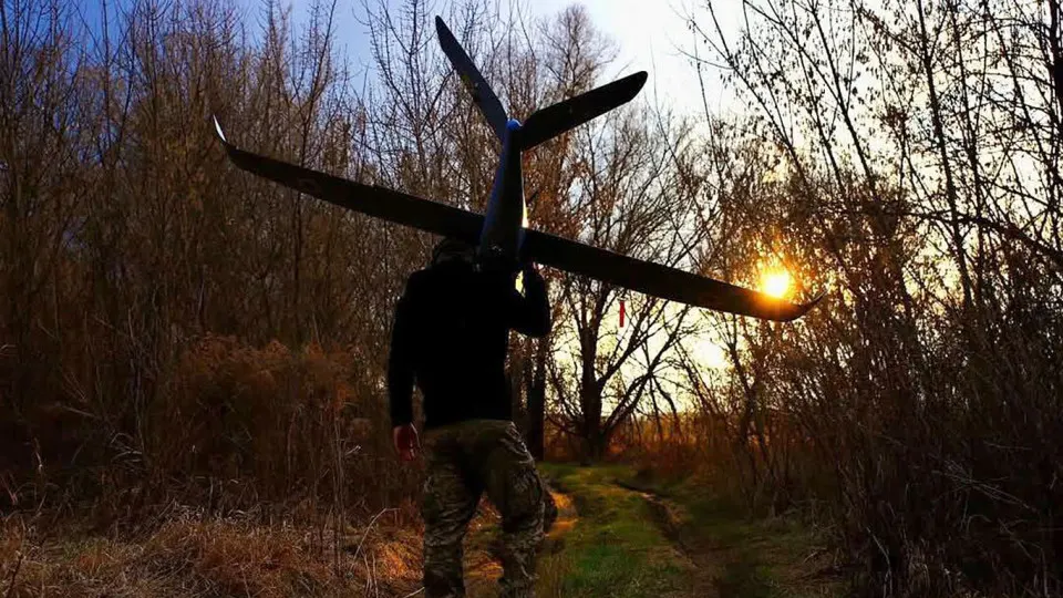 Увеличение производства и совершенствование беспилотников позволили Украине существенно нарастить уничтожение российских средств ПВО и поражать объекты в глубине территории России — от военных складов до нефтеперерабатывающих предприятий.