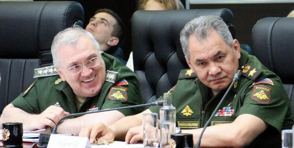 Московский суд удовлетворил иск Генпрокуратуры: в доход государства обращены деньги, недвижимость и другие активы экс-замминистра обороны Руслана Цаликова и членов его семьи на общую сумму 5,5 млрд рублей. Дело связано с обвинениями в хищениях, отмывании денег и злоупотреблении должностными полномочиями.