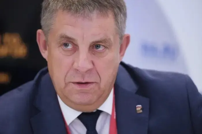 После отставки Александра Богомаза обсуждают его возможное возвращение в Госдуму: он может занять вакантный мандат депутата от Татарстана. Ранее Богомаз уже работал в парламенте (2012–2014 годы).