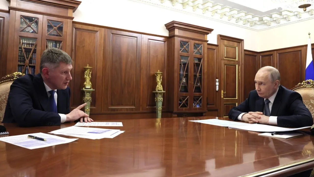 Министр экономического развития Максим Решетников сообщил президенту, что в 2025 году ВВП на душу населения России достиг почти 56% от уровня США и темпы роста превысили американские, хотя МВФ ставит Россию на 66-е место по этому показателю.