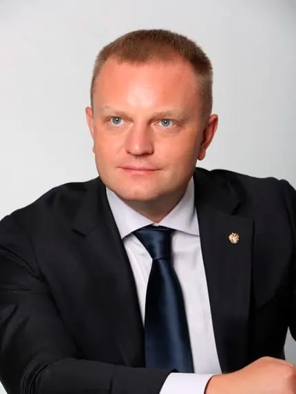 Татьяна Москалькова уходит с поста уполномоченного по правам человека. Среди претендентов — Иван Сухарев (ЛДПР), Артем Прокофьев (КПРФ) и Яна Лантратова («Справедливая Россия»).