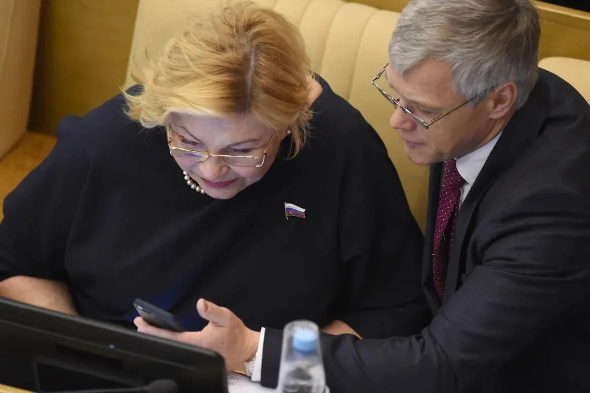 Валерий Гартунг оказался среди двух депутатов, проголосовавших против обращения Госдумы по удару в Старобельске. Спикер назвал инцидент «техническим сбоем» и потребовал выяснить обстоятельства.