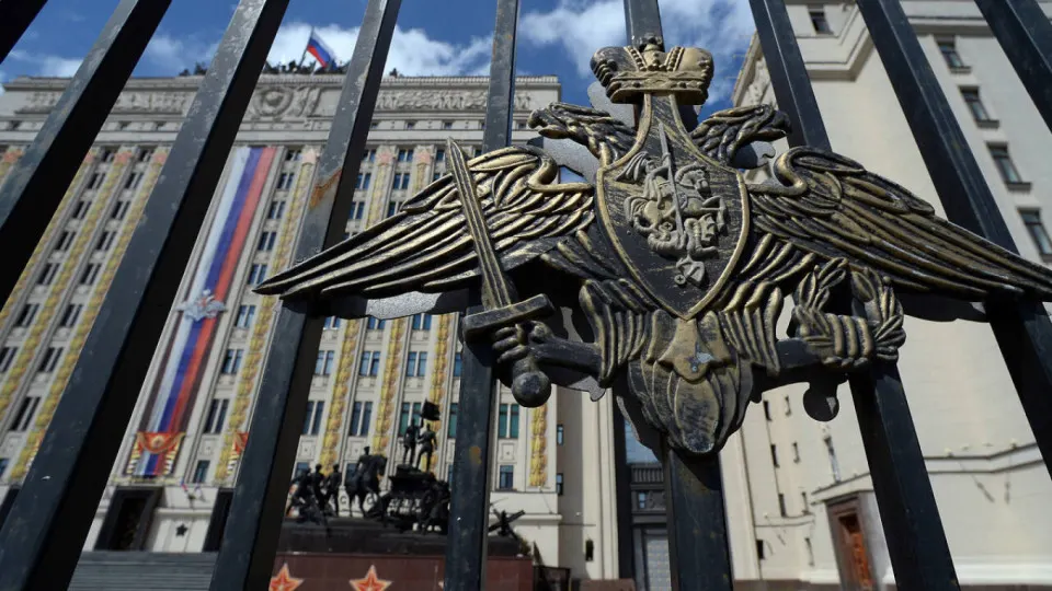 Минобороны предлагает передавать ему управление активами национализированных предприятий, занятых в строительстве и производстве стройматериалов — земли, технику, оборудование и акции — без промежуточной передачи в ведомства и продажи, чтобы оперативно использовать мощности для гособоронзаказа.