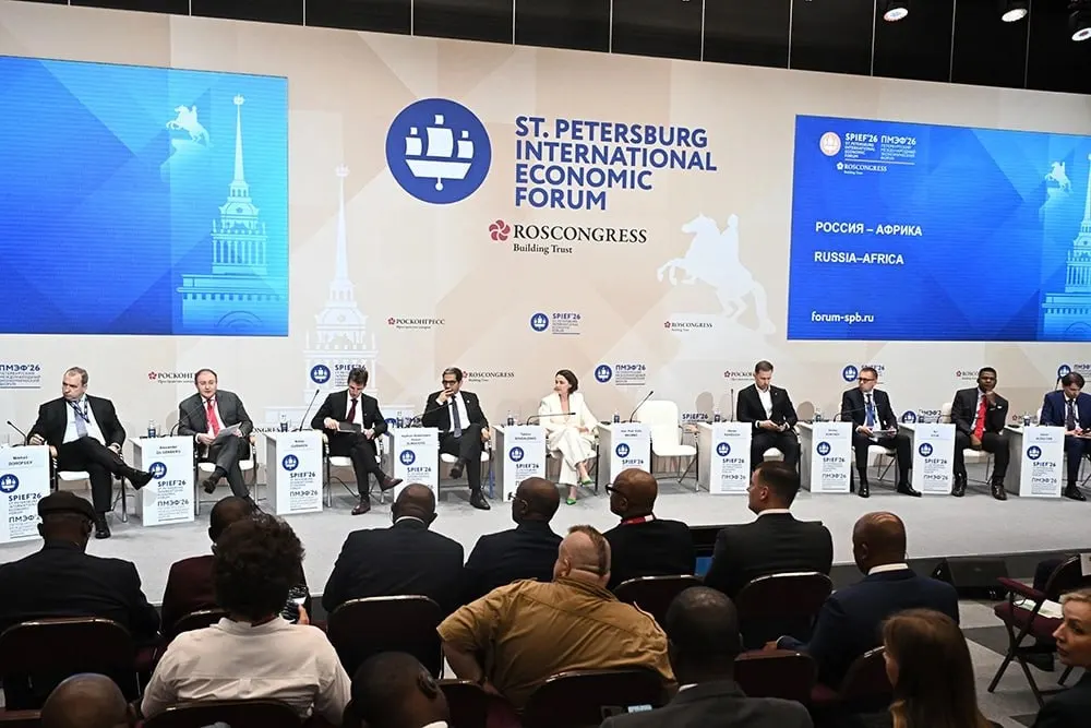 На ПМЭФ участники подвели итоги обмена за полтора года и обозначили приоритеты — помощь в решении энергодефицита, инфраструктурные проекты и подготовка третьего саммита в Москве 28–29 октября.