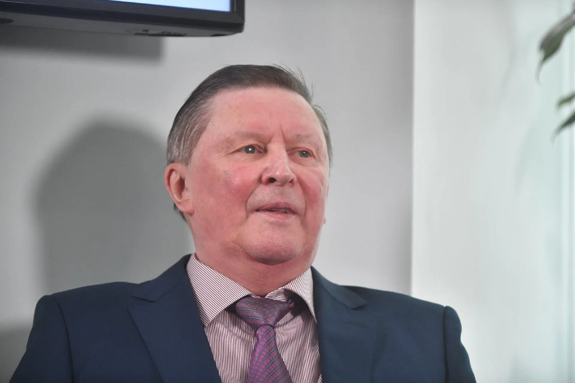 Экс‑министр обороны Сергей Иванов скончался этим утром в 73 года. Собрана подборка его последних фотографий.