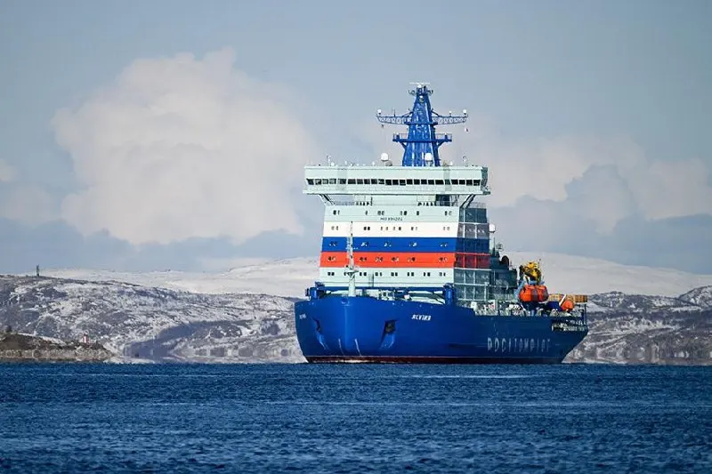 Верховный суд РФ рассмотрит жалобу по делу о банкротстве Мурманского морского пароходства — стратегического оператора Северного морского пути. Кредиторы требуют субсидиарной ответственности почти под миллиард рублей, а на место компании в Арктике приходят иностранные судоходные операторы.