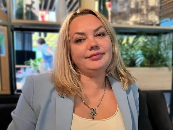 Жалобу оспаривают передачу материалов дела в суды Краснодарского края; заседание назначено на 22 июля. По делу проходят 12 человек, обвиняемые в мошенничестве и даче/получении взяток.