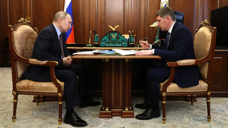 Президент поручил ускорить рост инвестиций, но власти и эксперты отмечают спад вложений из‑за высоких ставок, бюджетной экономии, снижения прибыли компаний и других факторов.