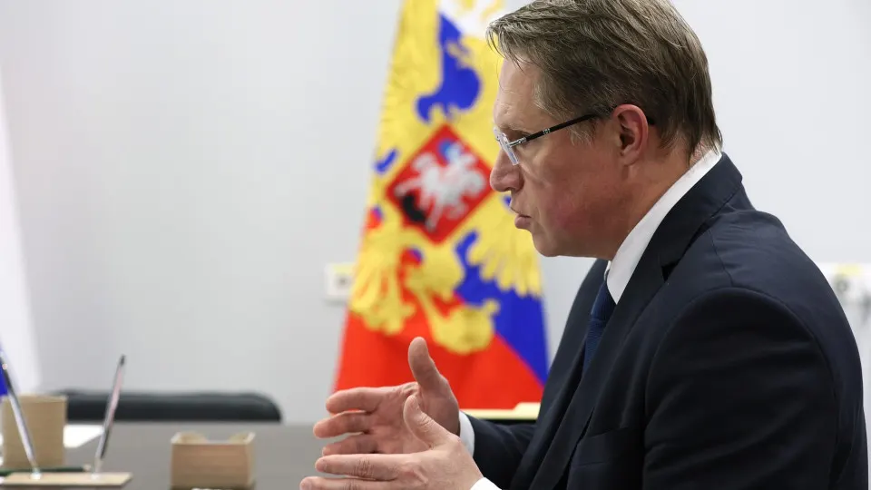 Минздрав сообщил, что большинство ординаторов в этом году учатся по целевым договорам; одновременно принят закон об обязательной отработке для выпускников медицинских вузов — до трёх лет с возможностью трёхкратного возмещения стоимости обучения при нарушении обязательств.