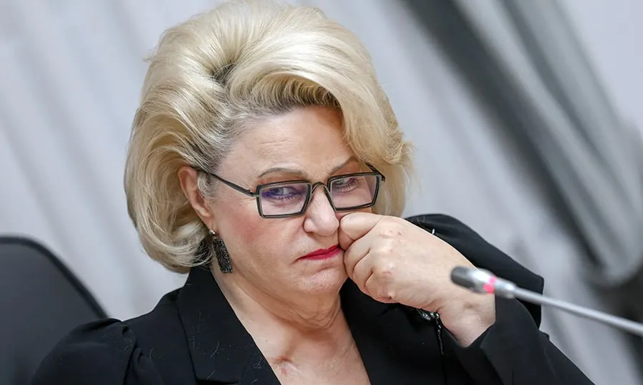 Глава думского комитета по защите семьи предложила Роскомнадзору и Минцифре ограничить время детей в виртуальном пространстве и применить к онлайн‑играм меры, похожие на замедление мессенджеров.