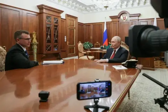 Президент заявил о дефиците топлива, уточнил запасы в Крыму, рассказал о мерах по наращиванию ПВО и защищённости НПЗ, охарактеризовал удары по инфраструктуре как часть информационной кампании и прокомментировал предложения о прекращении ударов.