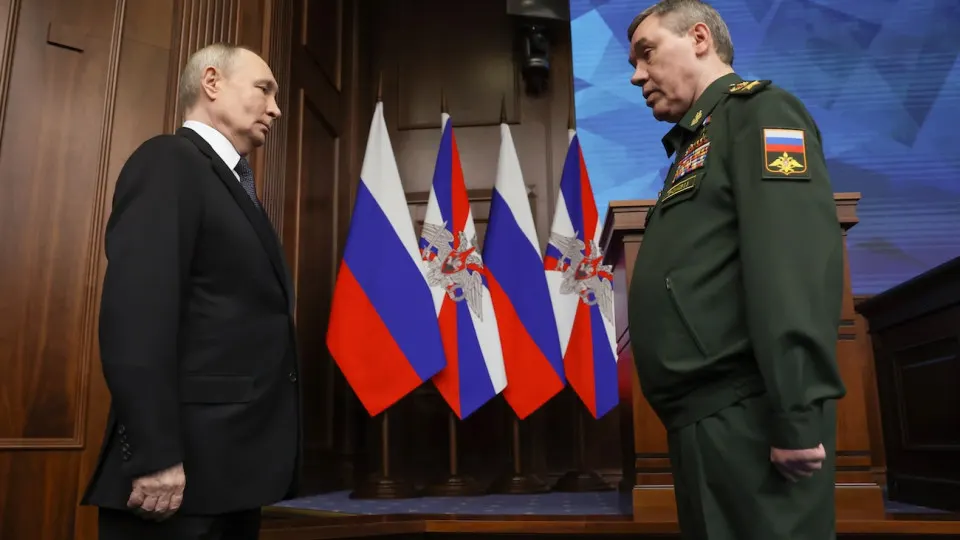В мае российские войска резко увеличили число штурмовых операций, стремясь выполнить задачу полного контроля над Донбассом. При этом армия РФ второй месяц подряд несёт территориальные потери.