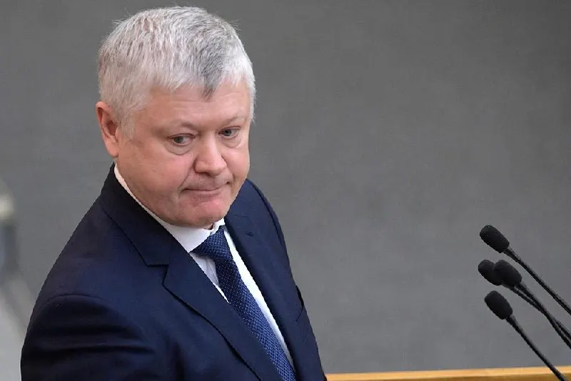 Председатель комитета Госдумы по безопасности Василий Пискарёв заявил, что из страны выдворили свыше 360 иностранных структур, более 60 — по материалам его комиссии; также принято 46 законов для «защиты суверенитета».