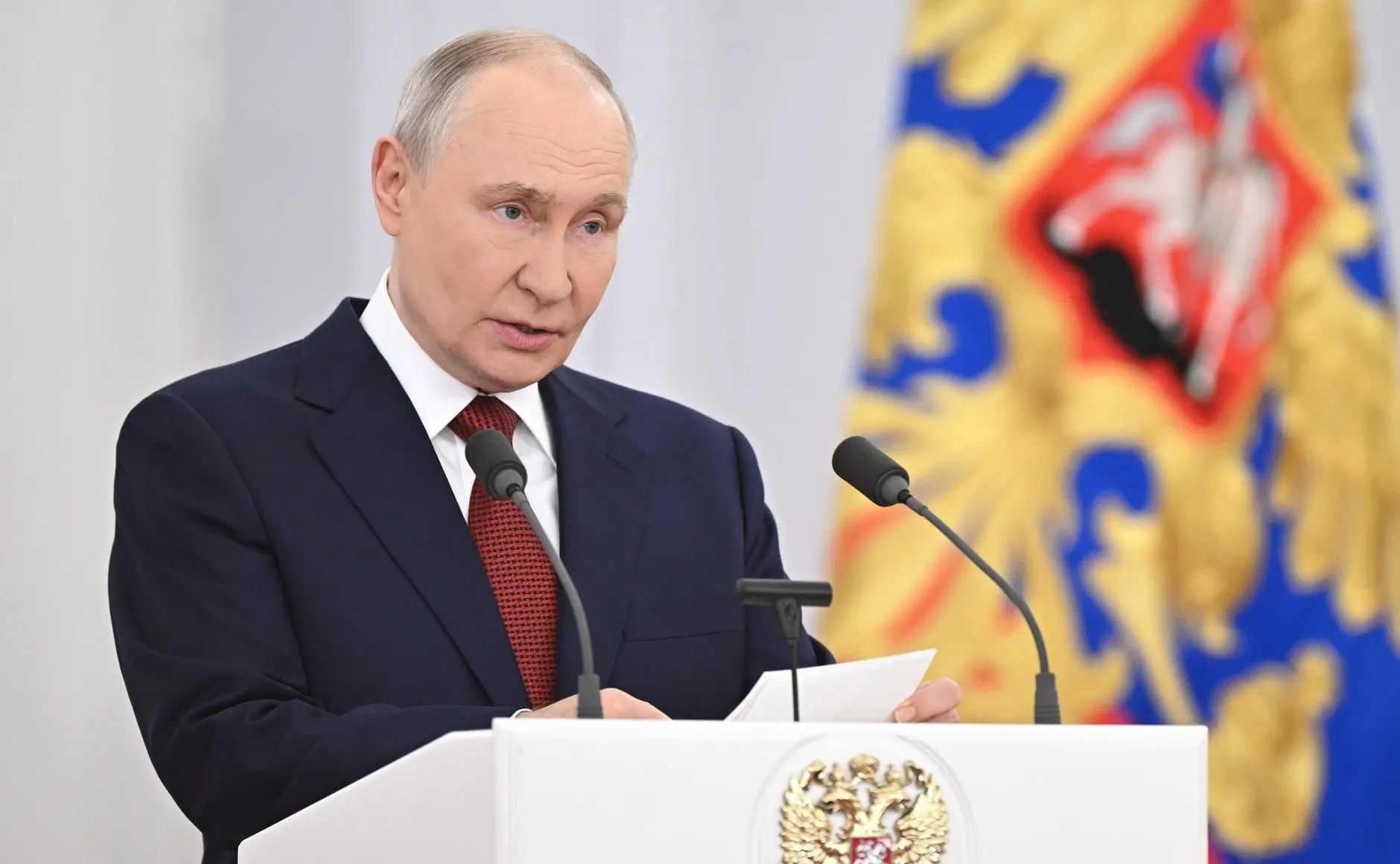 Президент заявил, что Россия добьется целей в СВО, назвал западные санкции неэффективными и обозначил приоритеты бюджета на ближайшие три года — оборона, социальная поддержка и поддержка экономики.