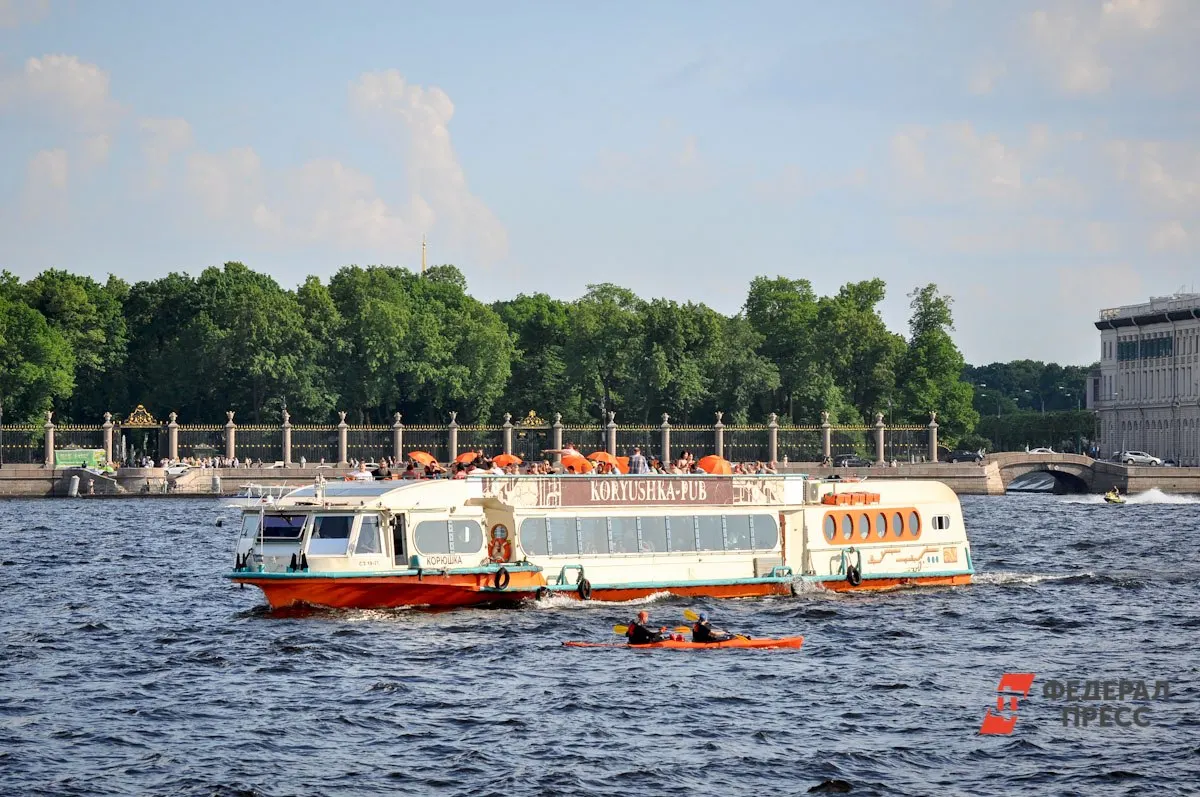 Синоптики зафиксировали прогрев воды до +20 °C в Неве и у побережья Выборгского залива. По народным приметам начало августа считается рубежом купального сезона.