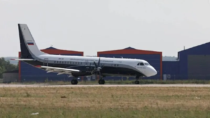 Росавиация выдала Ил-114-300 сертификат с существенными ограничениями по температуре и погодным условиям; на выставке представили «Буханку» с инновационной композитной бронёй, твердеющей на солнце.