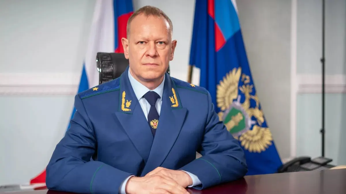 Совет Федерации проведёт консультации по кандидатуре начальника управления Генпрокуратуры по Сибирскому федеральному округу Николая Рябова. Сенаторы оценят претендентов на прокурорские посты в 11 регионах; итоговые назначения решит президент после консультаций 16 июля.