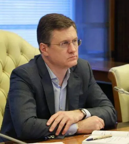Вице‑премьер Александр Новак провёл 7 июля совещание по топливному рынку и призвал усилить мониторинг, координацию и принять дополнительные меры, чтобы избежать локальных сбоев в поставках.