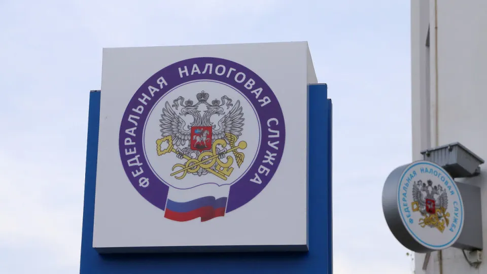 Налоговики массово интересуются источниками средств у граждан, покупающих жильё и автомобили без официальных доходов. Мера связана с дефицитом бюджета и ростом наличности в обращении.
