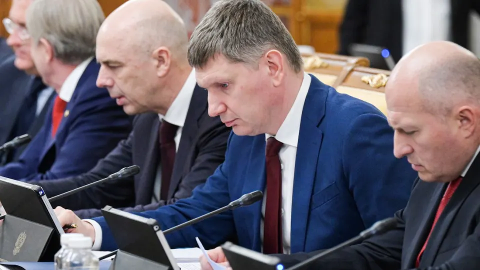 По оперативным данным, ВВП РФ за январь–май 2026 прибавил всего 0,2%. Промышленность и инвестиции в целом остаются в стагнации, при этом наблюдается значительное расслоение регионов — Москва демонстрирует рост, в то время как большая часть страны испытывает спад.
