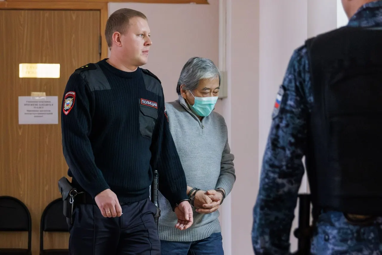 Материалы уголовного дела внесены в картотеку Верховного суда и направлены в третий состав уголовной коллегии.
