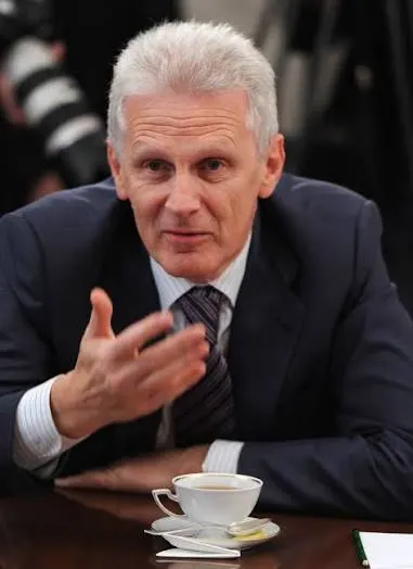 Бывший министр образования заявил, что ЕГЭ следует усложнить из-за того, что многие выпускники набирают топовые баллы, и это затрудняет отбор самых сильных.
