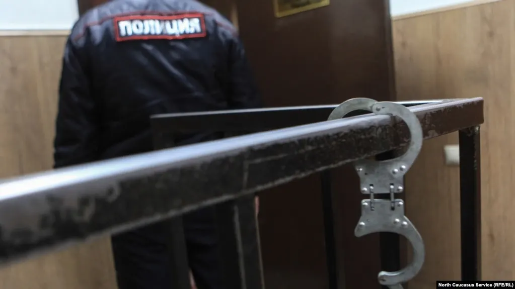 14-летний житель Санкт-Петербурга включён в перечень Росфинмониторинга. Разбираемся, что это значит и какие последствия у такой процедуры.