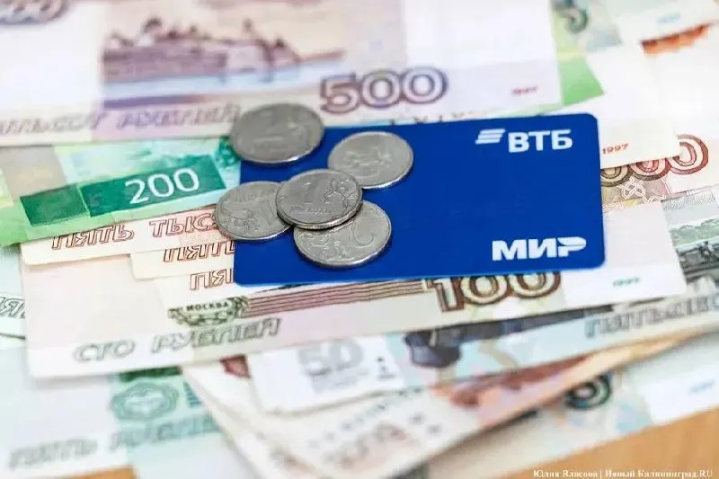 Правительство объявило о начале внедрения цифрового рубля: банки смогут открывать кошельки и предоставлять депозиты и кредиты в новой валюте.