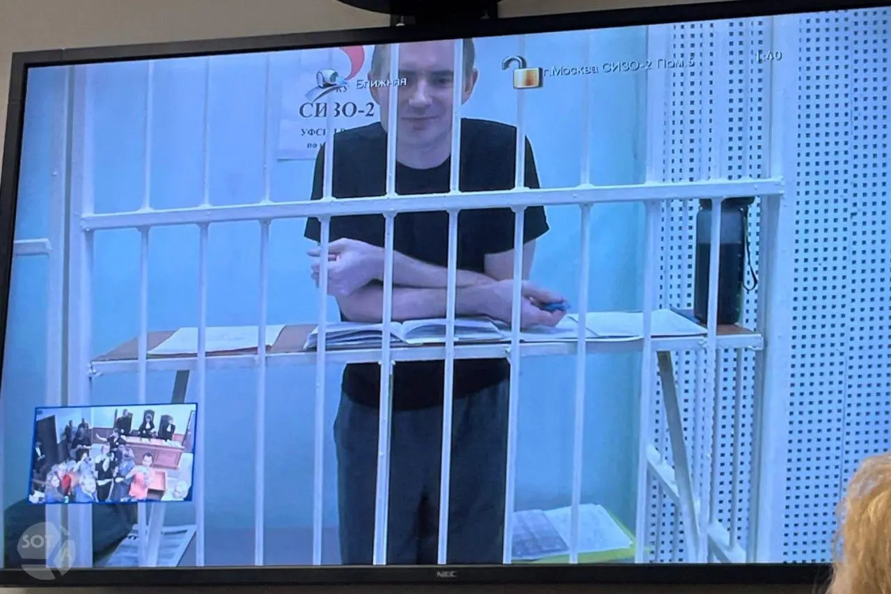 Атаки беспилотников в Екатеринбурге, политические решения и бензиновый кризис — обзор дня в регионе.