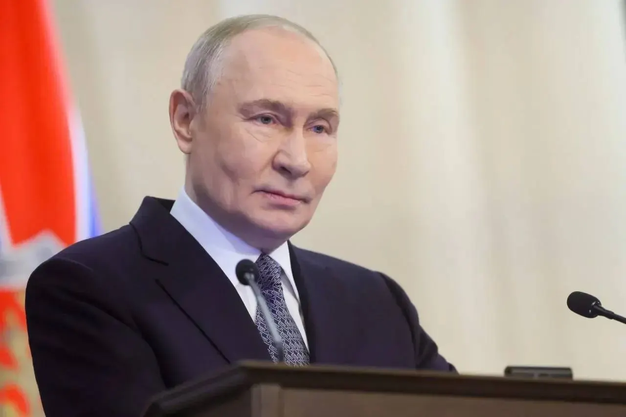 Президент поблагодарил десантников за службу и отметил их героизм в ходе специальной военной операции.