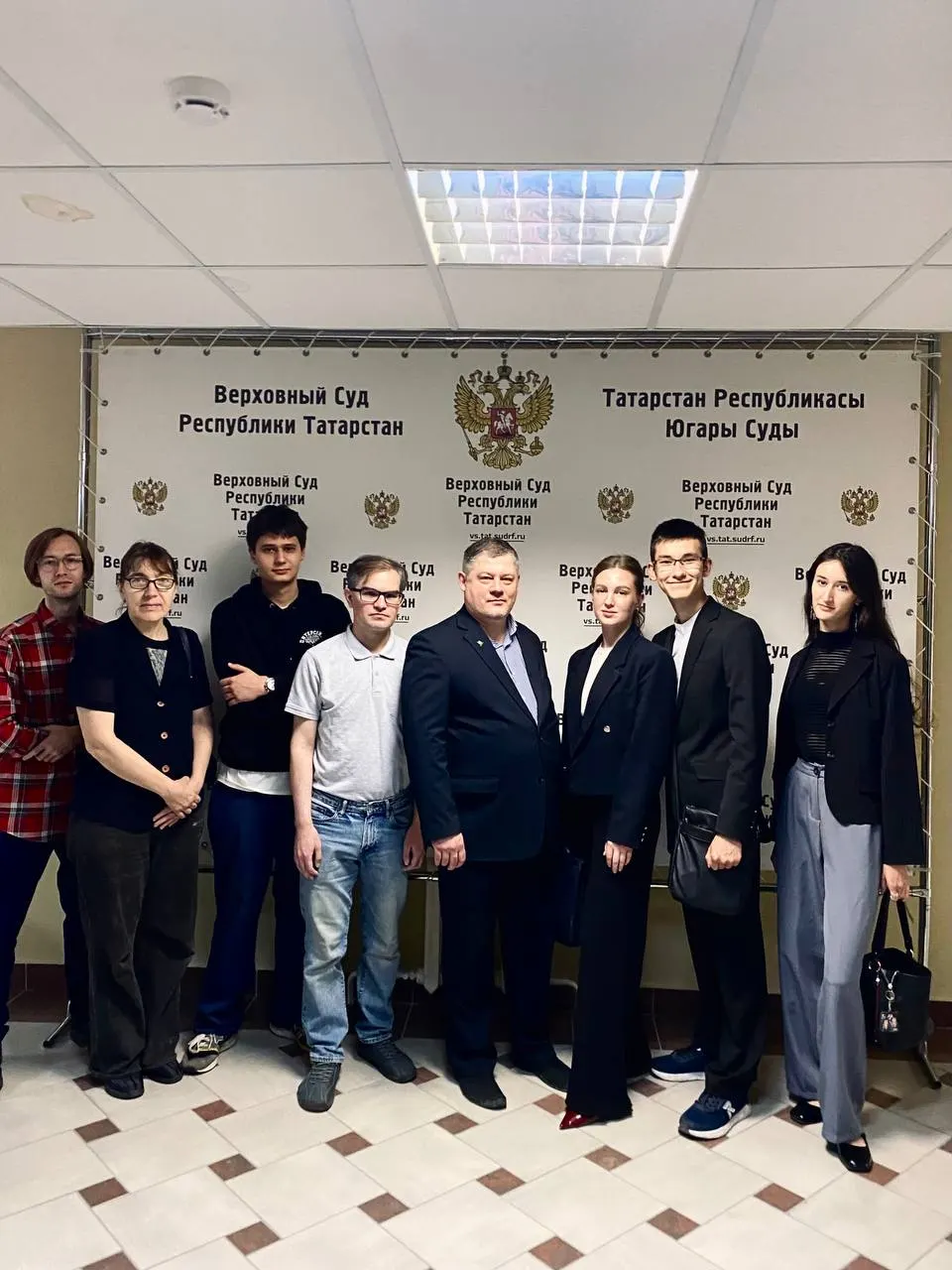 Верховный суд Республики Татарстан отменил регистрацию Айрата Гумербаева, выдвигавшегося от партии «Яблоко», на выборах в Государственную думу по иску территориальной избирательной комиссии. Ряд оснований, включая иностранные акции и правовые детали, повлияли на решение и последовавшие изменения в регистрациях партий.