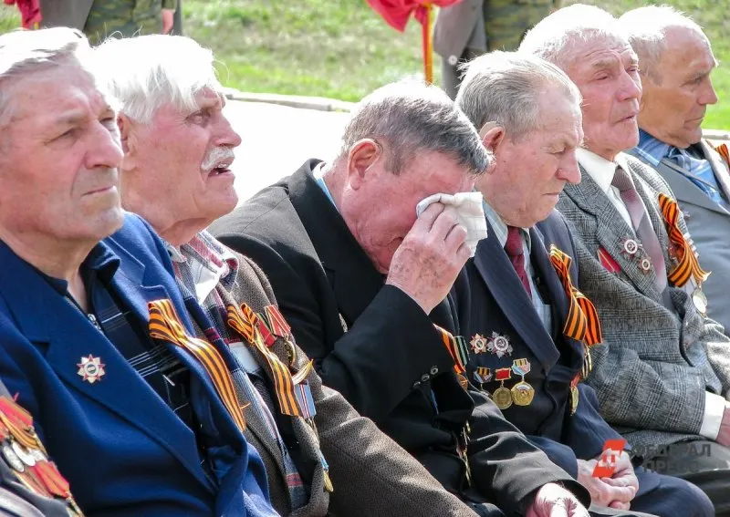 Родственники ветерана настаивают на возврате квартир, следствие рассматривает возможность прекращения дела на фоне новых экспертных заключений.
