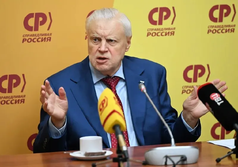 Лидер партии объяснил падение поддержки, упомянул влияние СВО и сообщил, что почти вернулся к работе, руководя партией дистанционно.