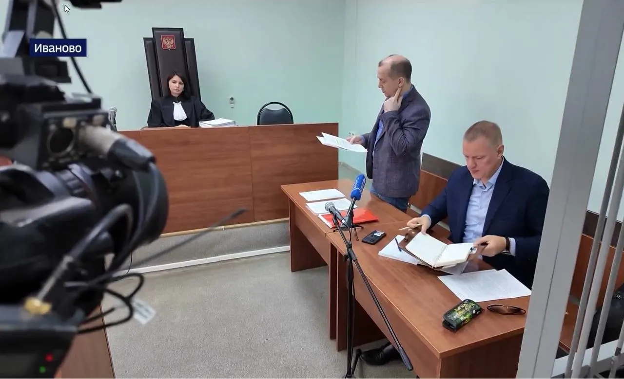 Глава Следственного комитета потребовал материалы по уголовному делу редактора регионального телеканала; в деле упоминаются попытки возбудить уголовные дела против сотрудников МВД и обыски.