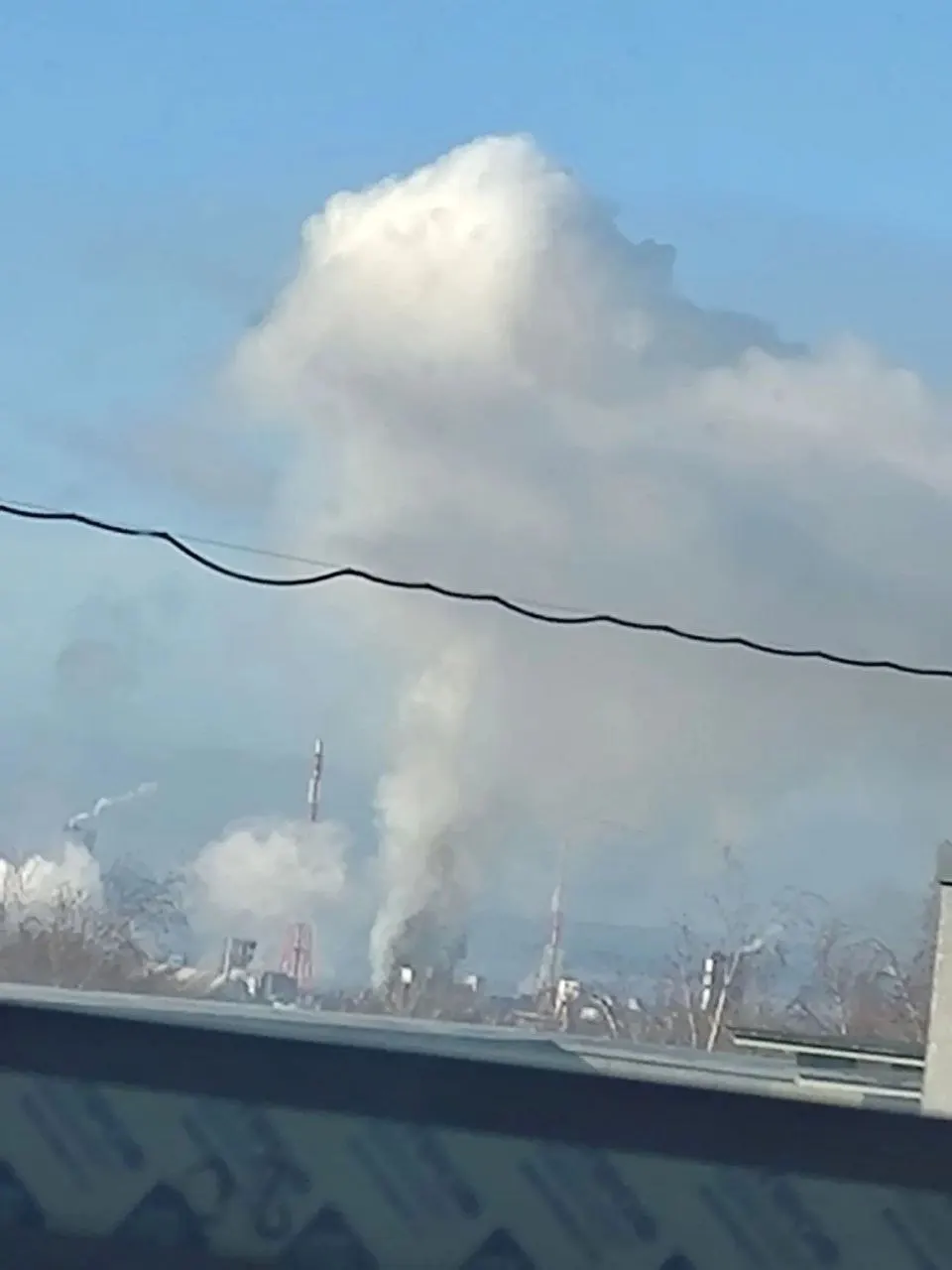 Ночью над Нижегородской областью были сбиты беспилотники; трое раненых, повреждения зданий и инфраструктуры, возможный удар по дата-центру ФНС.