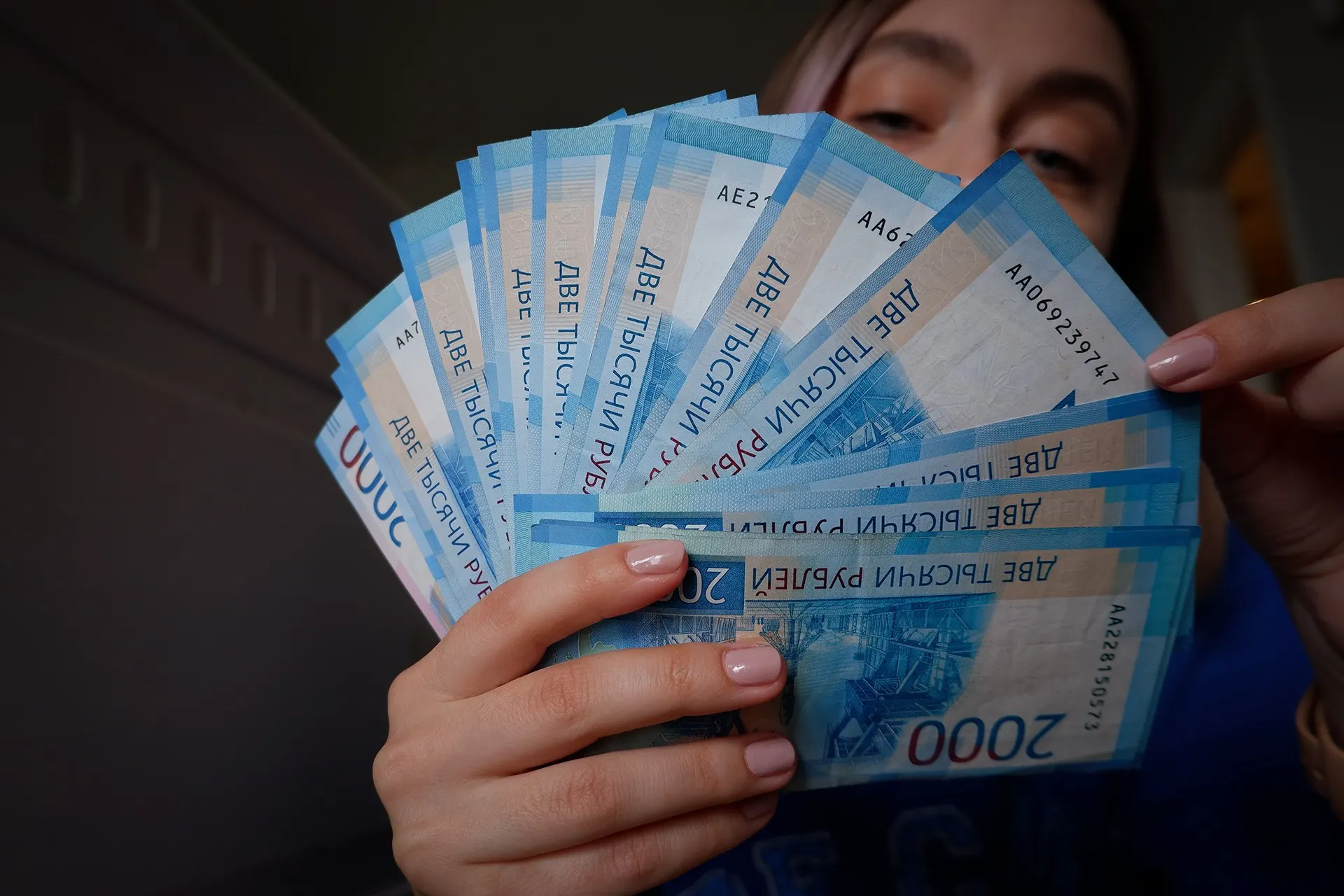 Правительство заявляет о новом налоге, который должен пополнить бюджет на триллион рублей; как он работает и повлияет ли на средний класс.