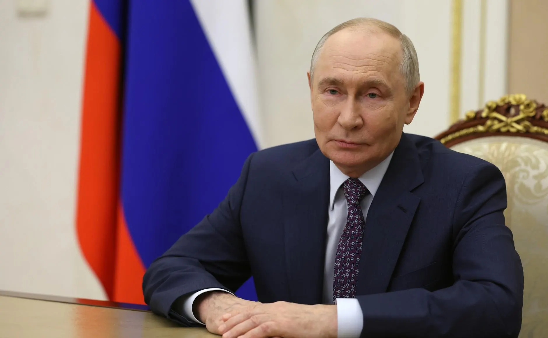 Президент поздравил педагогов с профессиональным праздником и подчеркнул важность их работы.